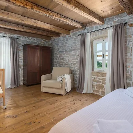 Family Kata San Lorenzo * Vošteni